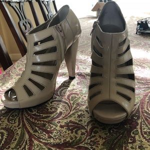 Steve Madden nude heels